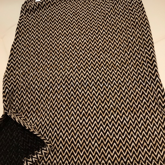 Rampage Chevron knit skirt size small. - Picture 3 of 3